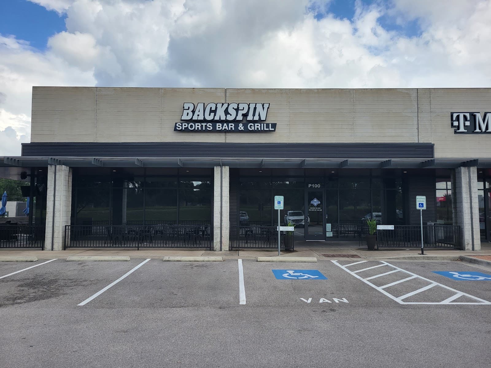 Backspin Texas Sports Bar & Grill (Belterra/Dripping Springs)