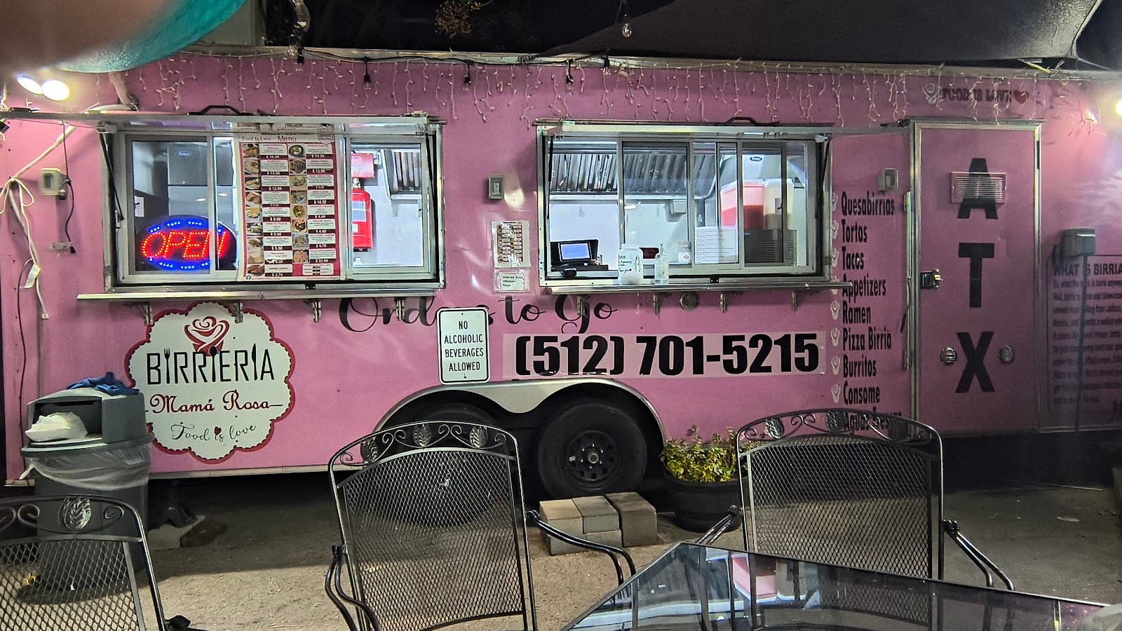 Birrieria Mama Rosa North Loop