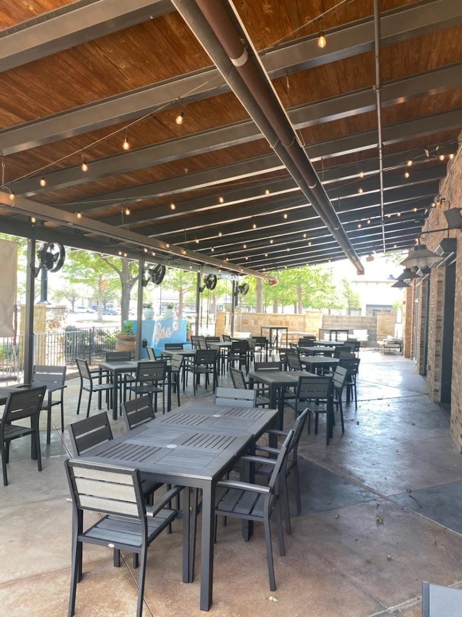 Besos Cocina & Cantina
